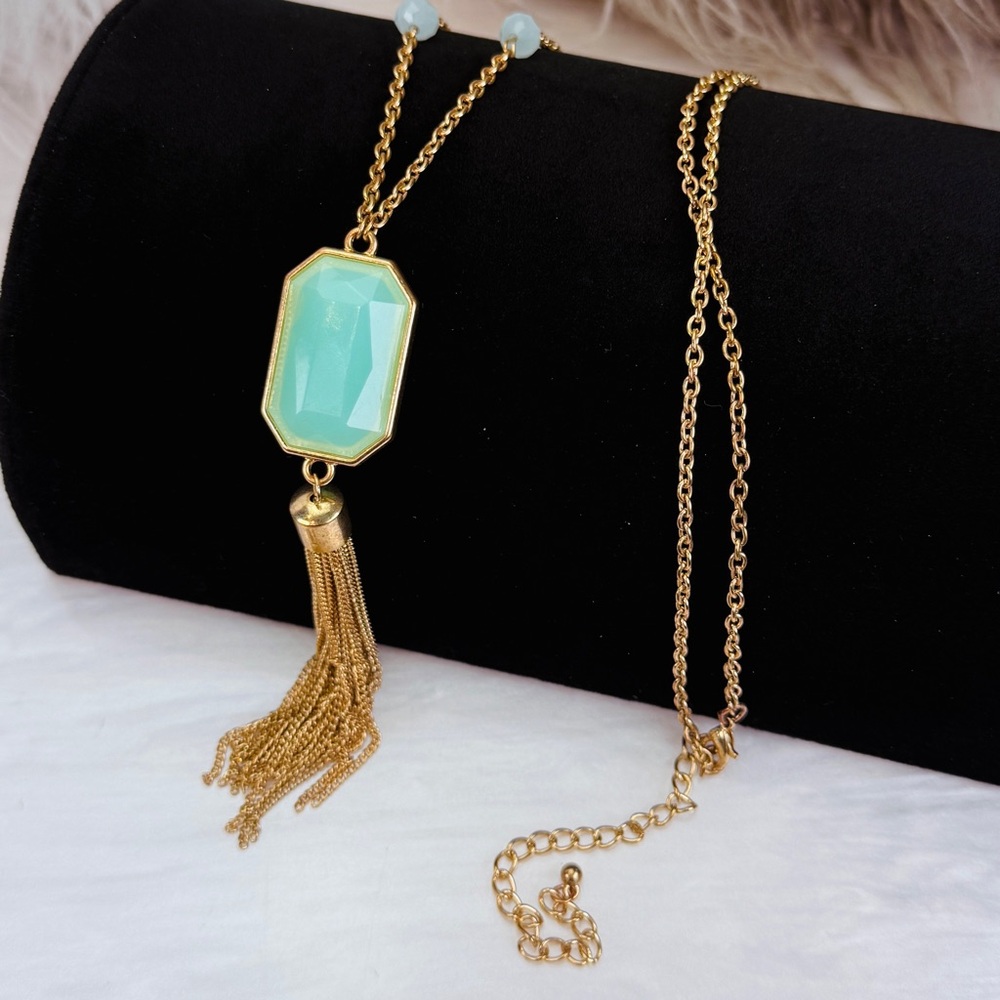 Goldtone, fringe pendant, long costume necklace - Picture 6 of 13